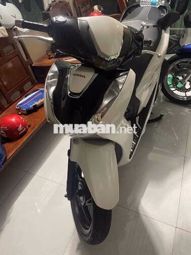 Honda SHVN 2022 Trắng 43488 km