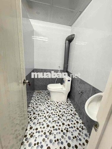 Nhà 6x30m trống suốt hẻm ô tô Nguyễn Truyền Thanh