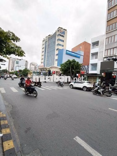 Cho Thuê Nhà Mặt Tiền Đường 3/2 Quận 10 – 4x20m – 2 Phòng