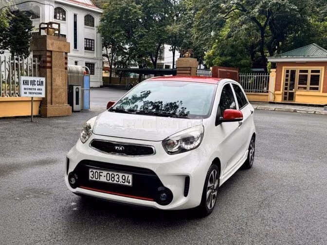 Kia Morning Si AT 2018 Trắng Tự động 90000 km