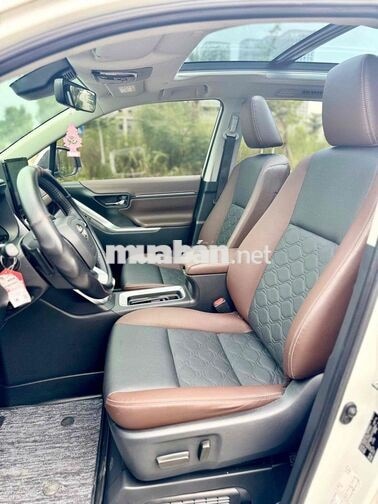 Toyota Innova Cross HEV 2025 Xăng điện Trắng
