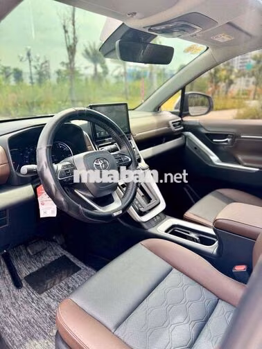 Toyota Innova Cross HEV 2025 Xăng điện Trắng