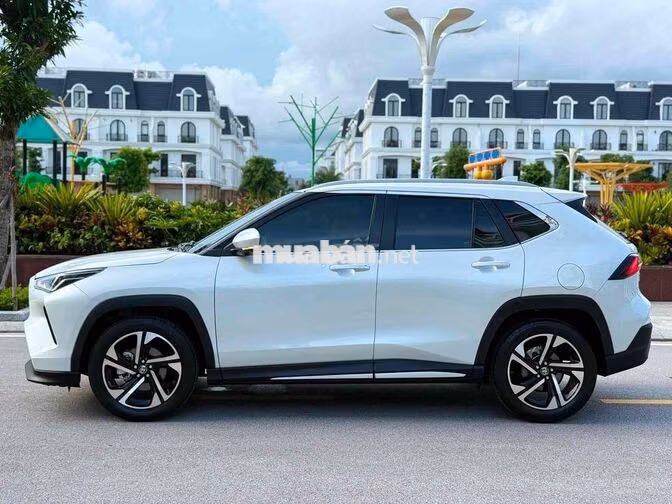 Toyota Yaris Cross 2025 1.5 D-CVT Trắng 4.000km