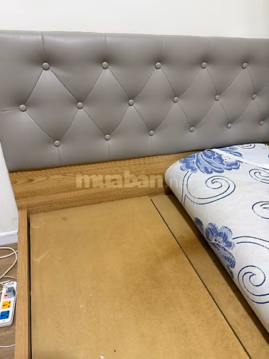 Giường ngủ 1m6x2m cần sang nhượng lại giá rẻ 