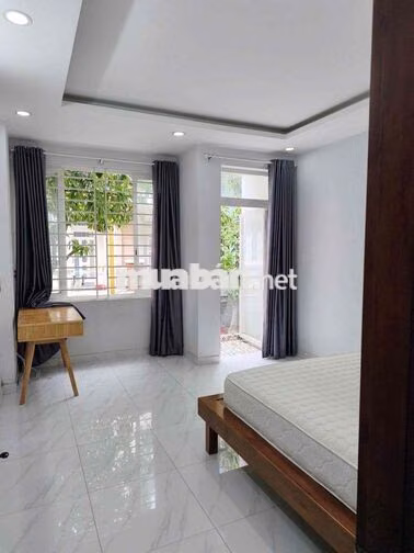 nhà nguyên căn HXH 3 tầng gần Co.op Mart Bình Triệu an ninh , yên tĩnh