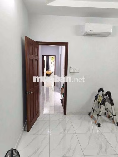nhà nguyên căn HXH 3 tầng gần Co.op Mart Bình Triệu an ninh , yên tĩnh