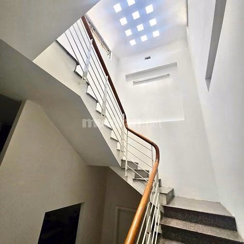 35 🏢 CHO THUÊ NHÀ 4 TẦNG MẶT TIỀN LÊ THANH NGHỊ – HÒA CƯỜNG – ĐÀ NẴNG