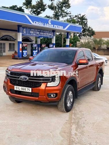 Ford Ranger XLS 2025 2 cầu tự động 4 vạn siêu đep