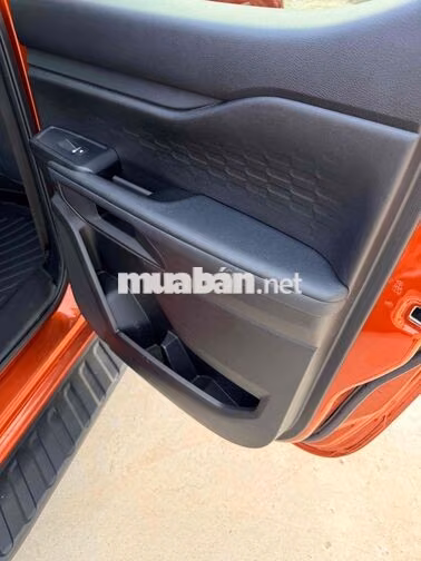 Ford Ranger XLS 2025 2 cầu tự động 4 vạn siêu đep