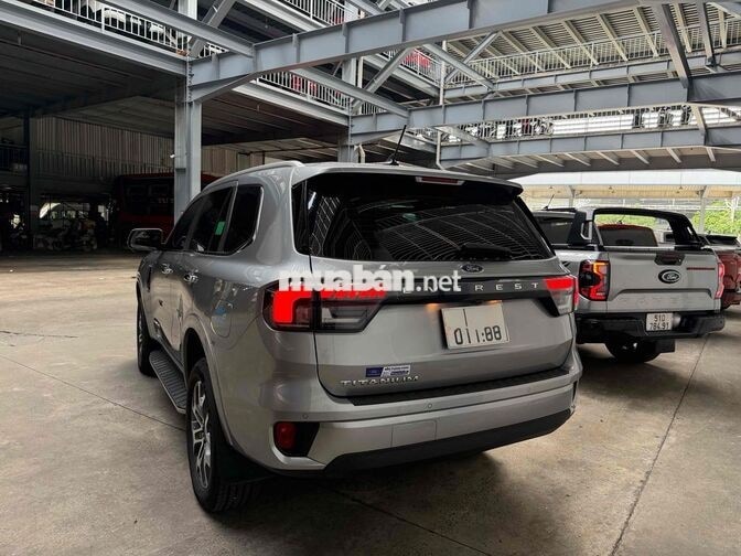 Everest Tita 2025 odo 19.000km BH 2028