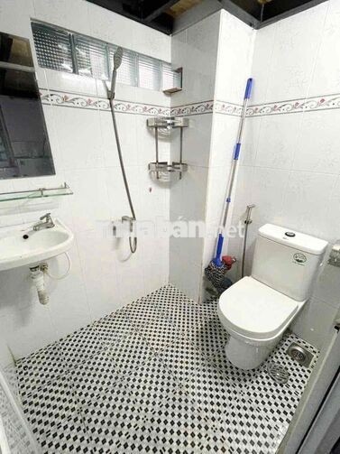 PHÒNG DUPLEX CÓ BAN CÔNG PHÙ HỢP Ở TỪ 3-4 BẠN NGAY SÁT BÊN ĐH VĂN LANG
