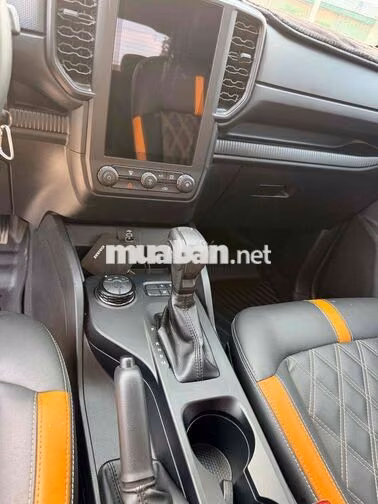 Ford Ranger XLS 2025 2 cầu tự động 4 vạn siêu đep