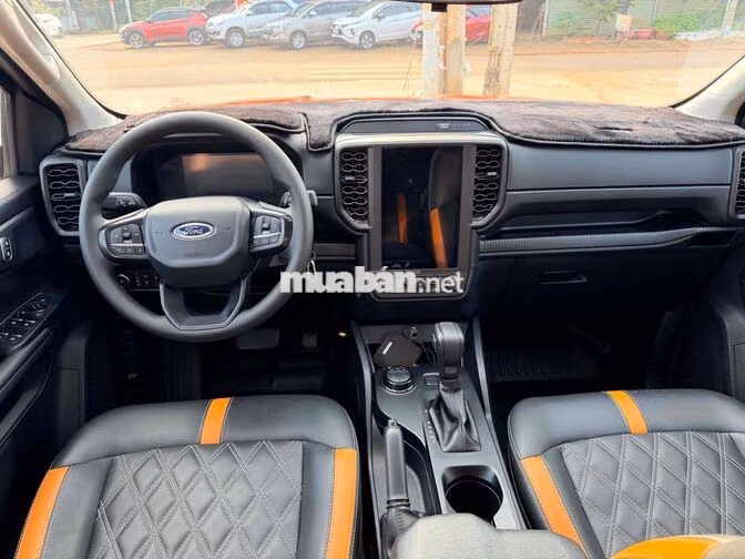 Ford Ranger XLS 2025 2 cầu tự động 4 vạn siêu đep