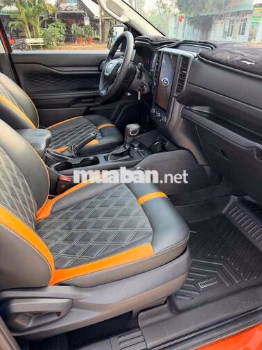 Ford Ranger XLS 2025 2 cầu tự động 4 vạn siêu đep