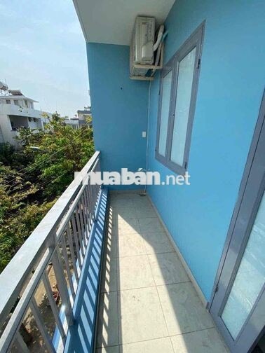 PHÒNG DUPLEX CÓ BAN CÔNG PHÙ HỢP Ở TỪ 3-4 BẠN NGAY SÁT BÊN ĐH VĂN LANG