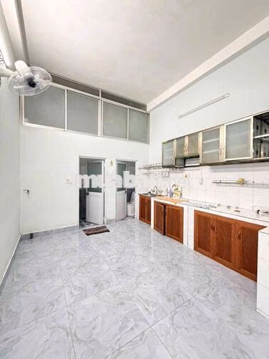 nhà cho thuê hxh thành mỹ p8 tân bình. DT: 3m5 x 15m 1 lầu 2p giá 11tr