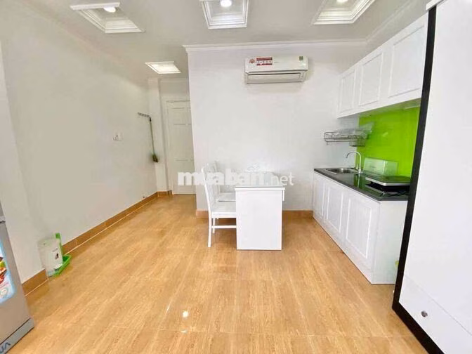 Cần tiền cho thuê phòng 28m2 Full Nội Thất giá rẻ tại CMT8 quận 10