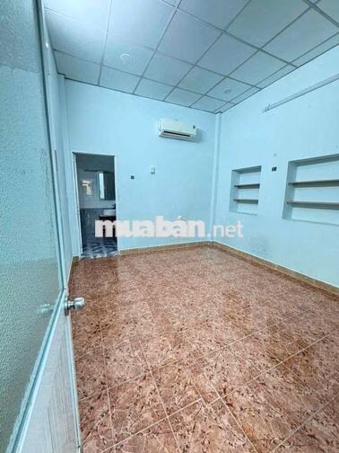 nhà cho thuê hxh thành mỹ p8 tân bình. DT: 3m5 x 15m 1 lầu 2p giá 11tr
