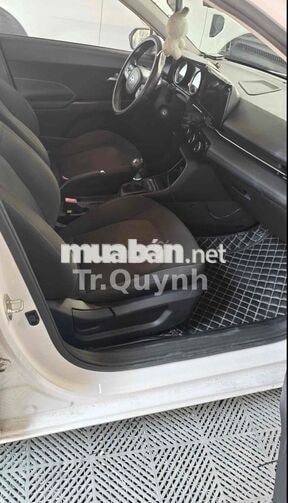 Hyundai Accent Trắng 5 chỗ
