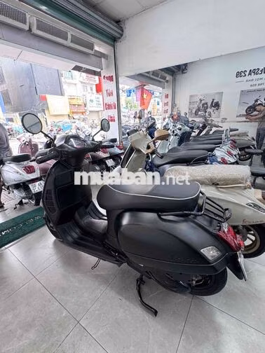 Piaggio Vespa GTS 125 cc ABS iGet đèn lét