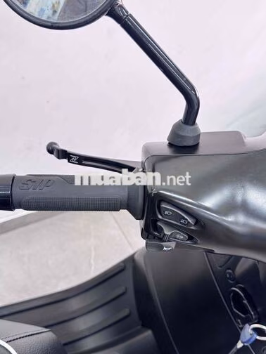 Piaggio Vespa GTS 125 cc ABS iGet đèn lét