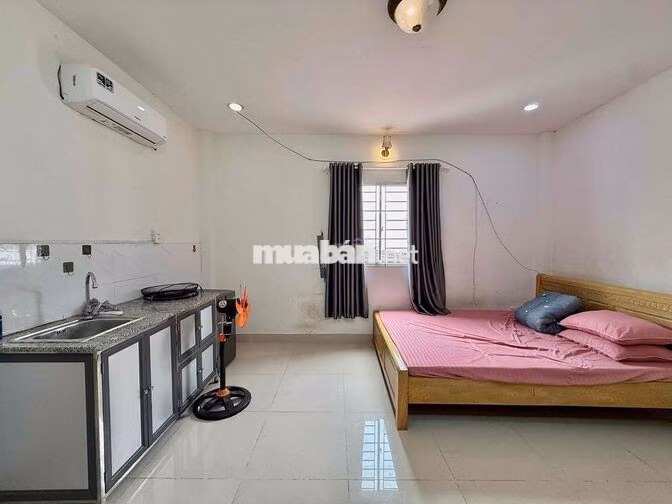 STUDIO CỬA SỔ TRỜI - FULL NỘI THẤT - NGAY CV HOÀNG VĂN THỤ