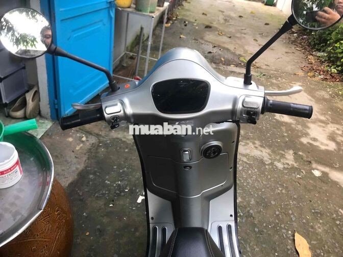 Vitoria Vespa 50cc Bạc 4000km