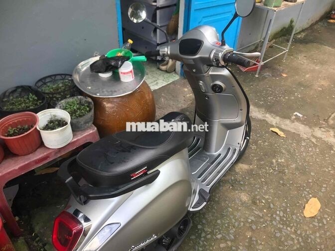 Vitoria Vespa 50cc Bạc 4000km