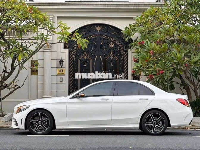 Mercedes C300 AMG 2021 Trắng 33000 miles