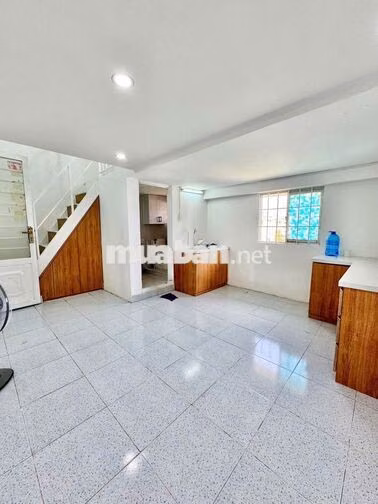(9730) Becamex Định Hòa. Lầu 3 decor 495 triệu. Ngày 2/9 xem nhà đc