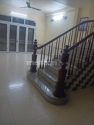 Cho thuê nhà nguyên căn ngõ 1197 Giải phóng