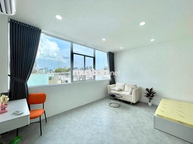 ⚡CĂN HOT⚡Studio 45m² – Tách bếp, ban công, full NT, mg riêng gần Q1