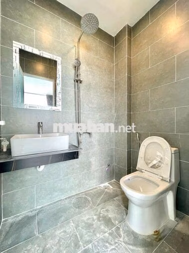 ⚡CĂN HOT⚡Studio 45m² – Tách bếp, ban công, full NT, mg riêng gần Q1