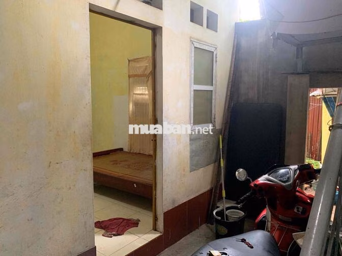 Nhà trọ giá rẻ 13 m² giá 1tr5 Quang Trung Hà Đông, có sẵn giường.