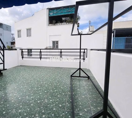 NHÀ 6 PHÒNG 4 X 20M GẦN ĐẦM SEN 