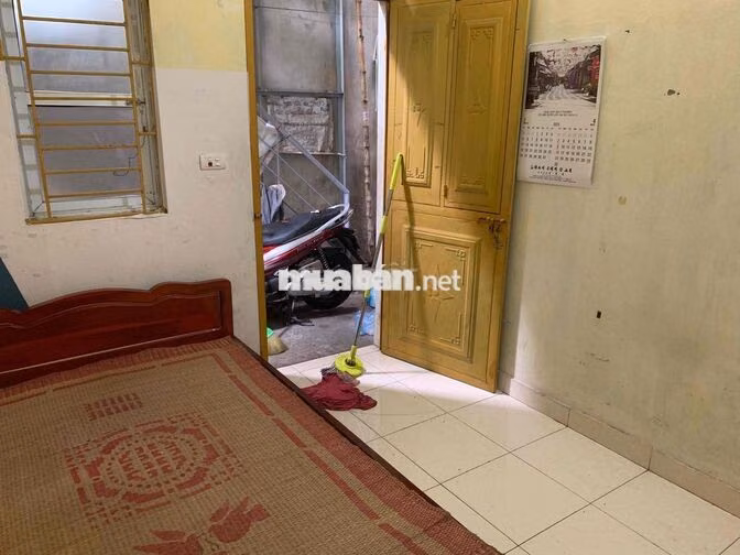 Nhà trọ giá rẻ 13 m² giá 1tr5 Quang Trung Hà Đông, có sẵn giường.