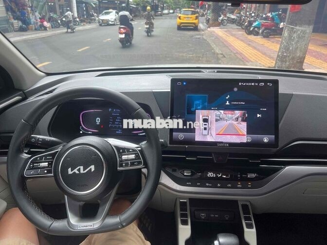 Kia Carens Luxury 2023 Trắng 7 chỗ