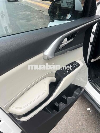 Kia Carens Luxury 2023 Trắng 7 chỗ