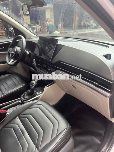 Kia Carens Luxury 2023 Trắng 7 chỗ