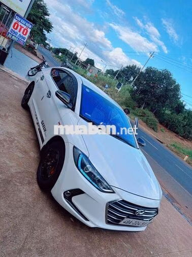 Hyundai Elantra 2017 1.6 MT - 150000 km