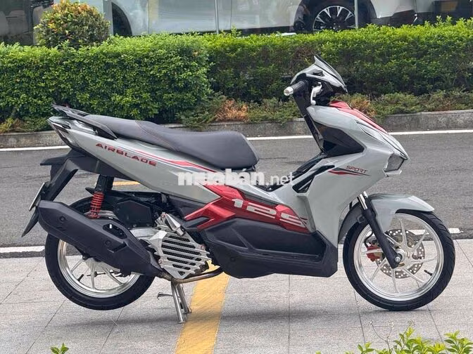 Honda Air Blade 2024 Xám đỏ