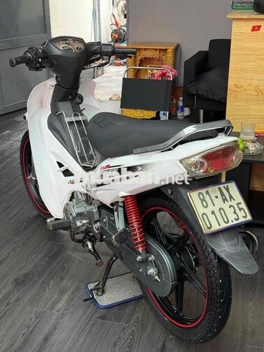 Sirius 50cc 2024 Trắng Bánh Mâm