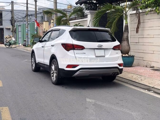 Hyundai Santafe 2017 Trắng Tự động 77.000 km