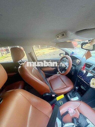 Volkswagen Polo Trắng 5 chỗ Tự động