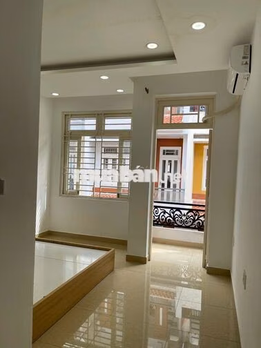 NHÀ PHỐ - 5PN 4WC - KDC HỒNG ĐÀO - QUỐC LỘ 13, ĐỐI DIỆN VẠN PHÚC