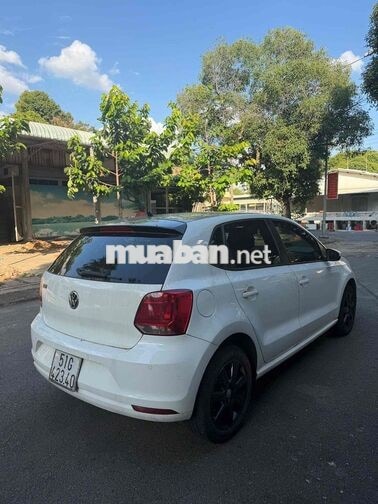 Volkswagen Polo Trắng 5 chỗ Tự động