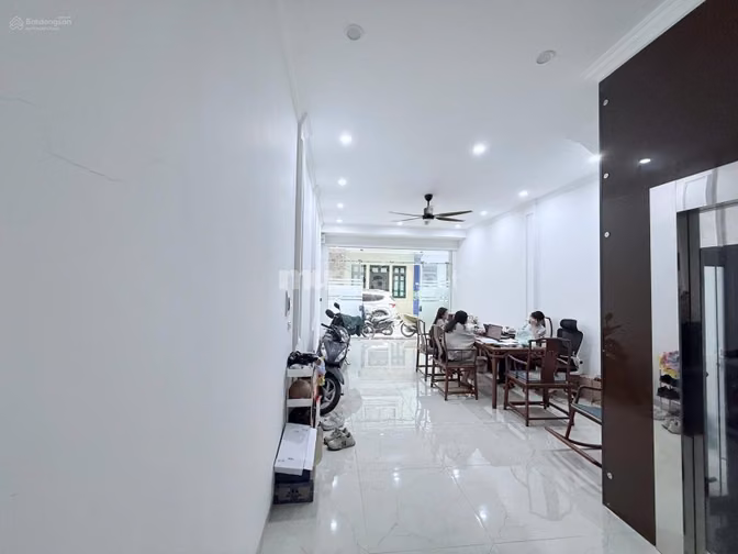 Nhà ngõ 1 Phạm Tuấn Tài - DT 60m x 6 Tầng có Thang Máy - ĐH - Mới đẹp