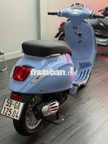 Vespa Sprint IGET ABS Xanh Băng