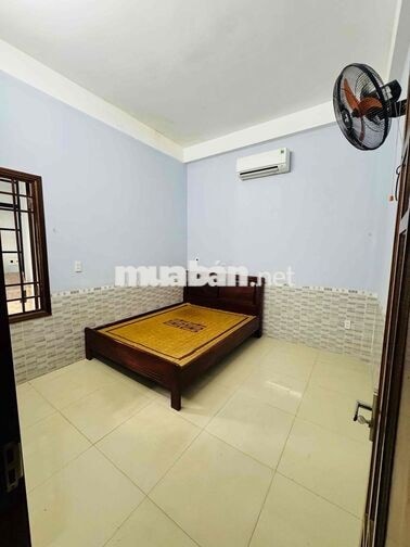 Nhà 2 tầng mặt tiền trung tâm gần Phan Đăng Lưu 12tr 3pn