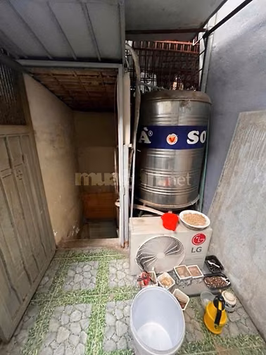 Cho thuê căn hộ Tập thể 60m ở Tầng 2 Khu Hoàng Ngọc Phách